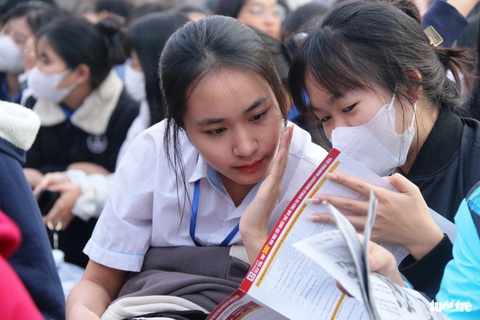 Lưu ý gì trước khi đăng ký nguyện vọng đại học năm 2024?- Ảnh 5. Ngành vi mạch bán dẫn, trí tuệ nhân tạo được các bạn trẻ ở Huế quan tâm đặc biệt - Ảnh: NHẬT LINH