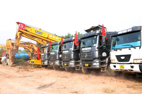 Đồng Nai khởi công dự án giao thông ngàn tỉ kết nối sân bay Long Thành- Ảnh 2. 3 tuyến đường với tổng vốn hơn 2.000 tỉ đồng đồng loạt khởi công - Ảnh: AN BÌNH