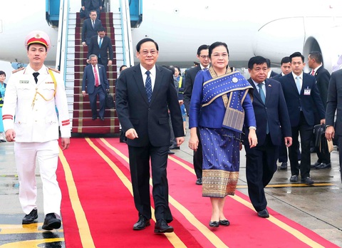 Thủ tướng Lào bắt đầu chuyến thăm chính thức Việt Nam- Ảnh 4. Đây là chuyến thăm chính thức Việt Nam đầu tiên của ông Sonexay Siphandone trên cương vị Thủ tướng Lào - Ảnh: TTXVN