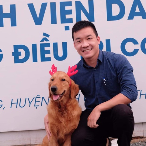 Đậu – chú chó giống Golden đã cùng bác sĩ Tâm lần lượt đi qua 3 bệnh viện dã chiến và có một cuộc đời đặc biệt vượt qua đại dịch - Ảnh: NVCC Đậu – chú chó giống Golden đã cùng bác sĩ Tâm lần lượt đi qua 3 bệnh viện dã chiến và có một cuộc đời đặc biệt vượt qua đại dịch - Ảnh: NVCC