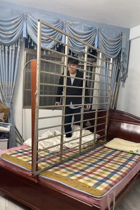 Ảnh vui 7-1: Nhìn thấy mấy chú là Tết sắp đến gần!- Ảnh 5. Cắt đôi nỗi sầu.