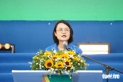 Chị Trần Thu Hà, phó bí thư Thành Đoàn, chủ tịch Hội Sinh viên Việt Nam TP.HCM tại lễ ra quân chiến dịch Xuân tình nguyện 2024 Chị Trần Thu Hà - phó bí thư Thành Đoàn, chủ tịch Hội Sinh viên Việt Nam TP.HCM - phát biểu tại lễ ra quân chiến dịch Xuân tình nguyện 2024 - Ảnh: CÔNG TRIỆU