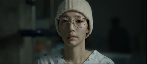 Lý do 'chồng đểu' của Park Min Young không bị ghét- Ảnh 4. Park Min Young ghi điểm mạnh khi "tự dìm hàng" nhan sắc với tạo hình gầy trơ xương