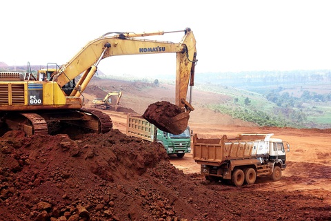 Thaco đề xuất siêu dự án bô xít nhôm ở Lâm Đồng, còn vướng ở thiếu điện?- Ảnh 1. Khai thác quặng bô xít ở Tân Rai (huyện Bảo Lâm, tỉnh Lâm Đồng) - Ảnh: M.V.