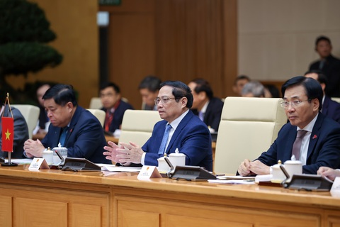 Việt Nam mua điện từ 26 nhà máy thủy điện Lào- Ảnh 5. Thủ tướng Phạm Minh Chính tại cuộc họp - Ảnh: VGP
