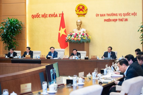 Ủy ban Thường vụ Quốc hội cho ý kiến về kỳ họp bất thường, xem xét nhân sự- Ảnh 1. Quang cảnh một phiên họp của Ủy ban Thường vụ Quốc hội - Ảnh: GIA HÂN