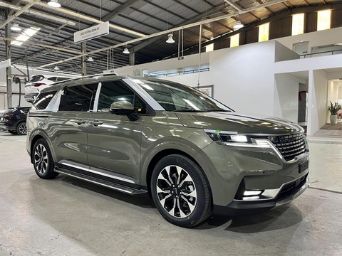 Tin tức giá xe: Kia Carnival sản xuất 2024 vừa về đại lý đã được giảm 40 triệu- Ảnh 1. Một số đại lý đang áp dụng chính sách giảm giá cho Kia Carnival mới được sản xuất vào đầu năm 2024 - Ảnh: Đại lý Kia/Facebook