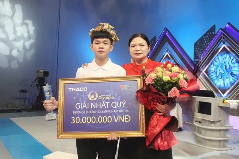 Trần Trung Kiên (học sinh lớp 11, trường THPT Lê Hồng Phong, huyện Tây Hòa, tỉnh Phú Yên) xuất sắc giành vòng nguyệt quế tại cuộc thi quý 1 Đường lên đỉnh Olympia 2024 - Ảnh: Nhân vật cung cấp Trần Trung Kiên xuất sắc giành vòng nguyệt quế tại cuộc thi quý 1 Đường lên đỉnh Olympia 2024 - Ảnh: Nhân vật cung cấp