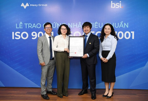 Meey Group được Viện tiêu chuẩn Anh trao 2 chứng nhận ISO- Ảnh 2. BSI trao chứng nhận 2 tiêu chuẩn ISO 9001:2015 và ISO/IEC 27001:2013 cho Meey Group