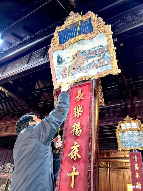Tranh quý từng treo điện Cần Chánh vẽ thuyền sen dừng lại giữa hồ ở vườn Cơ Hạ- Ảnh 5. Bức tranh gương có tên