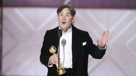 Sau chiến thắng của Emma Stone, Quả cầu vàng tiếp theo đã được trao cho nam diễn viên Cillian Murphy, người đóng J. Robert Oppenheimer - vai chính trong Oppenheimer của Christopher Nolan. Cillian Murphy được trao giải ở hạng mục Nam chính xuất sắc nhất (điện ảnh) - Thể loại chính kịch (Best Performance by an Actor in a Motion Picture - Drama). Sau chiến thắng của Emma Stone, Quả cầu vàng tiếp theo đã được trao cho nam diễn viên Cillian Murphy, người đóng J. Robert Oppenheimer - vai chính trong Oppenheimer của Christopher Nolan. Cillian Murphy được trao giải ở hạng mục Nam chính xuất sắc nhất (điện ảnh) - Thể loại chính kịch (Best Performance by an Actor in a Motion Picture - Drama).