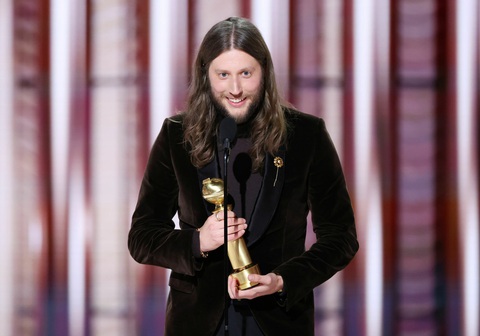 Giải Nhạc phim hay nhất lĩnh vực điện ảnh (Best Original Score - Motion Picture) đã thuộc về Ludwig Göransson với nhạc phim trong Oppenheimer. Như vậy là tính đến thời điểm này Oppenheimer đã giành được 4 Quả cầu vàng tại lễ trao giải năm nay. Giải Nhạc phim hay nhất lĩnh vực điện ảnh (Best Original Score - Motion Picture) đã thuộc về Ludwig Göransson với nhạc phim trong Oppenheimer. Như vậy là tính đến thời điểm này, Oppenheimer đã giành được 4 Quả cầu vàng tại lễ trao giải năm nay.