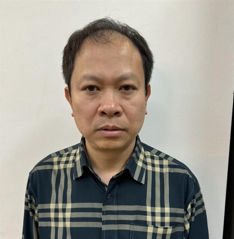 Bắt tổng giám đốc Tổng công ty cổ phần Sông Hồng vì liên quan đại án AIC- Ảnh 1. Ông Lã Tuấn Hưng bị điều tra về những sai phạm trong đấu thầu thiết bị y tế tại Bắc Ninh liên quan Công ty AIC - Ảnh: Bộ CA