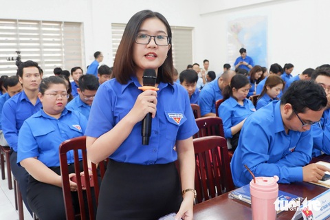 Hoạt động Đoàn phải thấu cảm được thanh niên- Ảnh 3. Chị Nguyễn Thị Ngọc Khánh, bí thư Đoàn Trường đại học Khoa học xã hội và Nhân văn (Đại học Quốc gia TP.HCM), phát biểu tại hội nghị - Ảnh: K.ANH