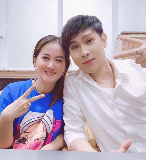 Nguyên Vũ hỗ trợ Hồng Loan trong thực hiện MV, diễn xuất đóng phim - Ảnh: Facebook nhân vật Nguyên Vũ hỗ trợ Hồng Loan trong thực hiện MV, diễn xuất đóng phim - Ảnh: Facebook nhân vật