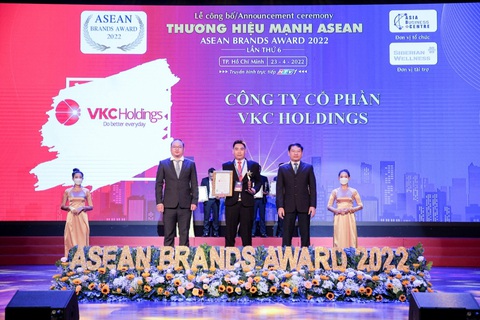 VKC Holdings sau vụ ông Đỗ Thành Nhân: Ngân hàng tính ‘xiết’ trụ sở, ô tô- Ảnh 1. VKC Holdings từ lọt top các thương hiệu mạnh ASEAN, nay đối mặt cảnh bị ngân hàng xiết nợ - Ảnh: Website VKC