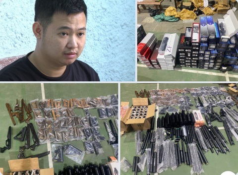Tạm giữ nghi phạm mua bán súng và hơn 800 linh kiện- Ảnh 1. Nghi phạm Nguyễn Minh Tú và tang vật vụ án - Ảnh: Công an tỉnh Thanh Hóa cung cấp