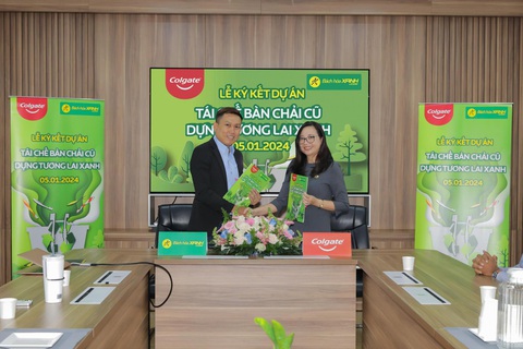 Mang bàn chải cũ đến Bách hóa xanh để mua mới với giá ưu đãi- Ảnh 1. Bách hóa xanh và Colgate ký kết hợp tác với mục tiêu chung là tạo ra giải pháp và động lực để người dân cùng chung tay bảo vệ môi trường