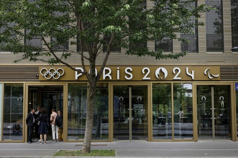 Olympic 2024: IOC yêu cầu các đoàn thể thao cử số vận động viên nam-nữ bằng nhau- Ảnh 1. Olympic 2024: IOC yêu cầu các đoàn thể thao cử số vận động viên nam-nữ bằng nhau- Ảnh 1.