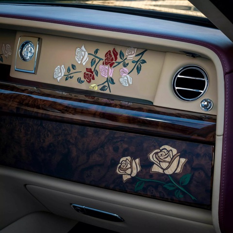 Đại gia mua Rolls-Royce năm 2023 sắm thêm option đắt tiền để không giống ai- Ảnh 1. Những tùy chọn trang trí lạ, thậm chí độc bản xuất hiện trên xe Rolls-Royce ngày một nhiều - Ảnh: Rolls-Royce