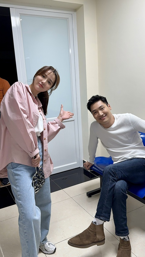 Hé lộ ảnh hậu trường nhí nhố của ‘Chúng ta của 8 năm sau’- Ảnh 2. Hé lộ ảnh hậu trường nhí nhố của ‘Chúng ta của 8 năm sau’- Ảnh 2.
