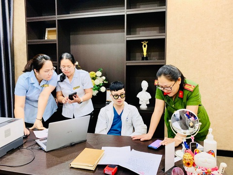 Chuyển công an điều tra vụ phòng khám chui có bác sĩ giả - Ảnh 1.