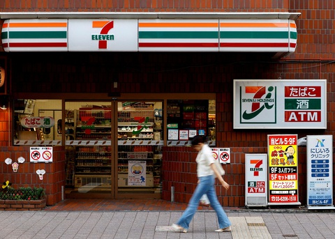 Circle K đề xuất mua chuỗi 7-Eleven với giá 47 tỉ USD - Ảnh 1. Circle K đề xuất mua chuỗi 7-Eleven với giá 47 tỉ USD - Ảnh 1.