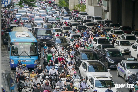 Hà Nội tăng giá đi xe buýt - Ảnh 1.