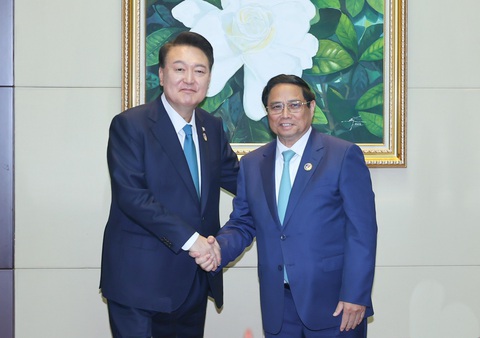Thủ tướng đề nghị Hàn Quốc cấp vốn ưu đãi để xây đường sắt, đường bộ cao tốc - Ảnh 1.