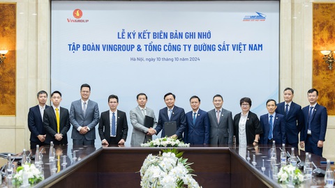 Vingroup ký kết hợp tác thúc đẩy chuyển đổi xanh với Tổng công ty Đường sắt Việt Nam - Ảnh 1.