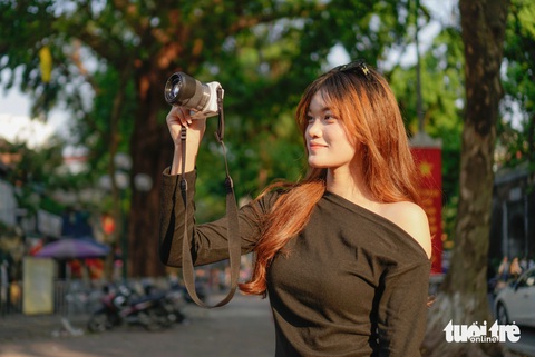Thu đến rồi lên đồ dạo phố Hà Nội - Ảnh 3. Bỏ túi các điểm check-in mùa thu Hà Nội cực xinh - Ảnh 3.
