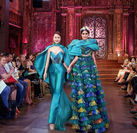 Tuyết Lê trình diễn thời trang tại New York Couture Fashion Week - Ảnh 4. Tuyết Lê trình diễn thời trang tại New York Couture Fashion Week - Ảnh 4.