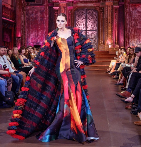 Tuyết Lê trình diễn thời trang tại New York Couture Fashion Week - Ảnh 5. Tuyết Lê trình diễn thời trang tại New York Couture Fashion Week - Ảnh 5.