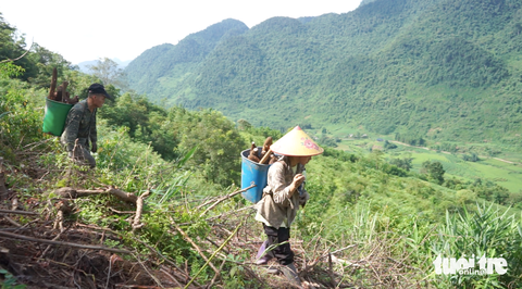 Không được nhận cha, mẹ đi bước nữa, Cháng Thị Hương quyết vào đại học đổi đời - Ảnh 2.
