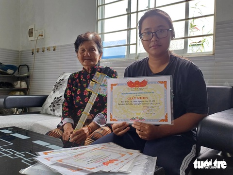 Ở trọ long đong không được vay vốn, cháu đậu đại học, cả nhà ôm nhau khóc - Ảnh 8.