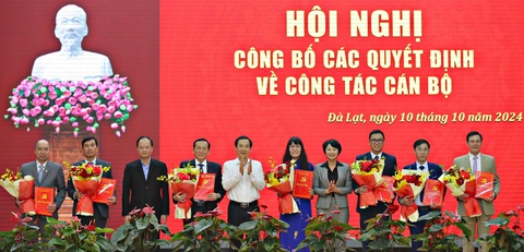 Lâm Đồng tiếp tục điều động, bổ nhiệm 7 cán bộ - Ảnh 1.