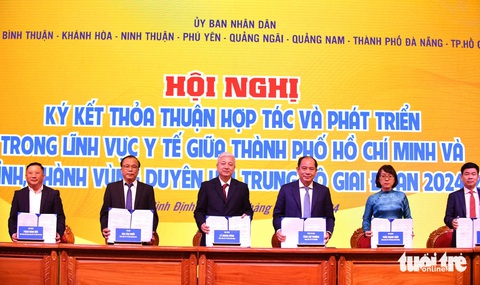 TP.HCM ký kết hợp tác y tế với các tỉnh duyên hải Trung bộ - Ảnh 1. TP.HCM ký kết hợp tác y tế với các tỉnh duyên hải Trung Bộ - Ảnh 1.