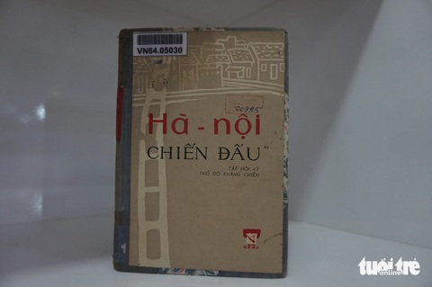 Xem những cuốn sách quý về Hà Nội ra đời hơn nửa thế kỷ trước - Ảnh 6. Xem những cuốn sách quý về Hà Nội ra đời hơn nửa thế kỷ trước - Ảnh 4.