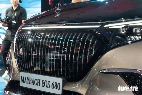 Mercedes-Maybach EQS 680 ra mắt Việt Nam: Giá 7,61 tỉ đồng, còn trên sân khấu đã có khách chốt - Ảnh 2.