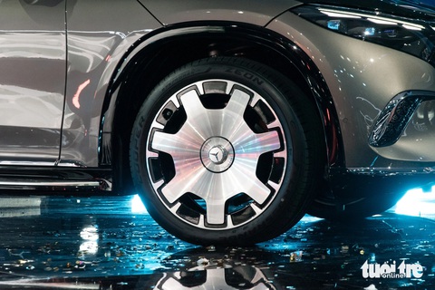 Mercedes-Maybach EQS 680 ra mắt Việt Nam: Giá 7,61 tỉ đồng, mới ra đã có khách chốt - Ảnh 4.