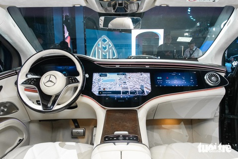 Mercedes-Maybach EQS 680 ra mắt Việt Nam: Giá 7,61 tỉ đồng, còn trên sân khấu đã có khách chốt - Ảnh 5.