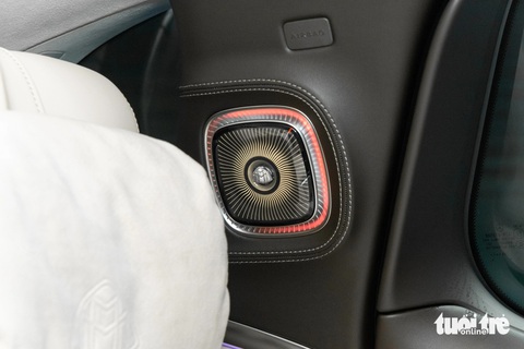 Mercedes-Maybach EQS 680 ra mắt Việt Nam: Giá 7,61 tỉ đồng, còn trên sân khấu đã có khách chốt - Ảnh 9.