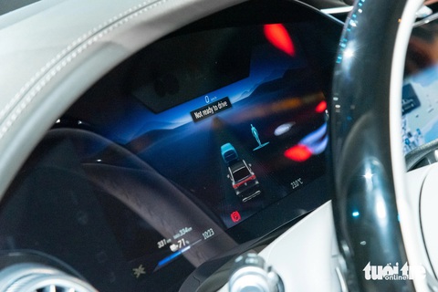 Mercedes-Maybach EQS 680 ra mắt Việt Nam: Giá 7,61 tỉ đồng, còn trên sân khấu đã có khách chốt - Ảnh 10.