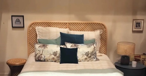 4 không gian 'Emily in Paris' tràn ngập cảm hứng trang trí - Ảnh 11.
