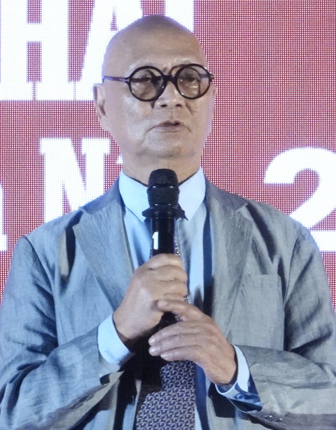 GS Hoàng Đạo Kính và những chuyện gay cấn trùng tu - Ảnh 2. GS Hoàng Đạo Kính và những chuyện gay cấn trùng tu - Ảnh 2.