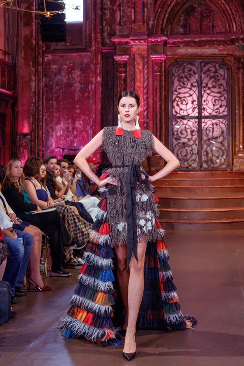 Tuyết Lê trình diễn thời trang tại New York Couture Fashion Week - Ảnh 6. Tuyết Lê trình diễn thời trang tại New York Couture Fashion Week - Ảnh 6.