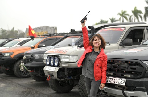 Cô gái vàng trong làng offroad: 'Đua thật chứ không phải đồ trang trí!' - Ảnh 1.
