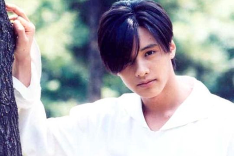Won Bin: Đẹp trai không tưởng nhưng từng kiếm tiền bằng nghề bắt rắn - Ảnh 1.
