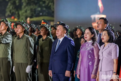 Ngày này 70 năm trước, người Hà Nội cả đêm không ngủ, khóc và vui - Ảnh 2.