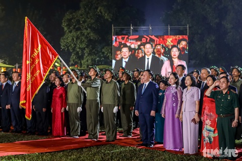 Ngày này 70 năm trước, người Hà Nội ‘cả đêm không ngủ, khóc và vui khủng khiếp’ - Ảnh 1.